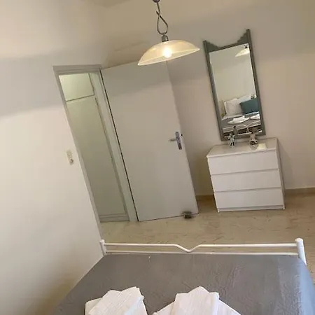 George 6 Apartment